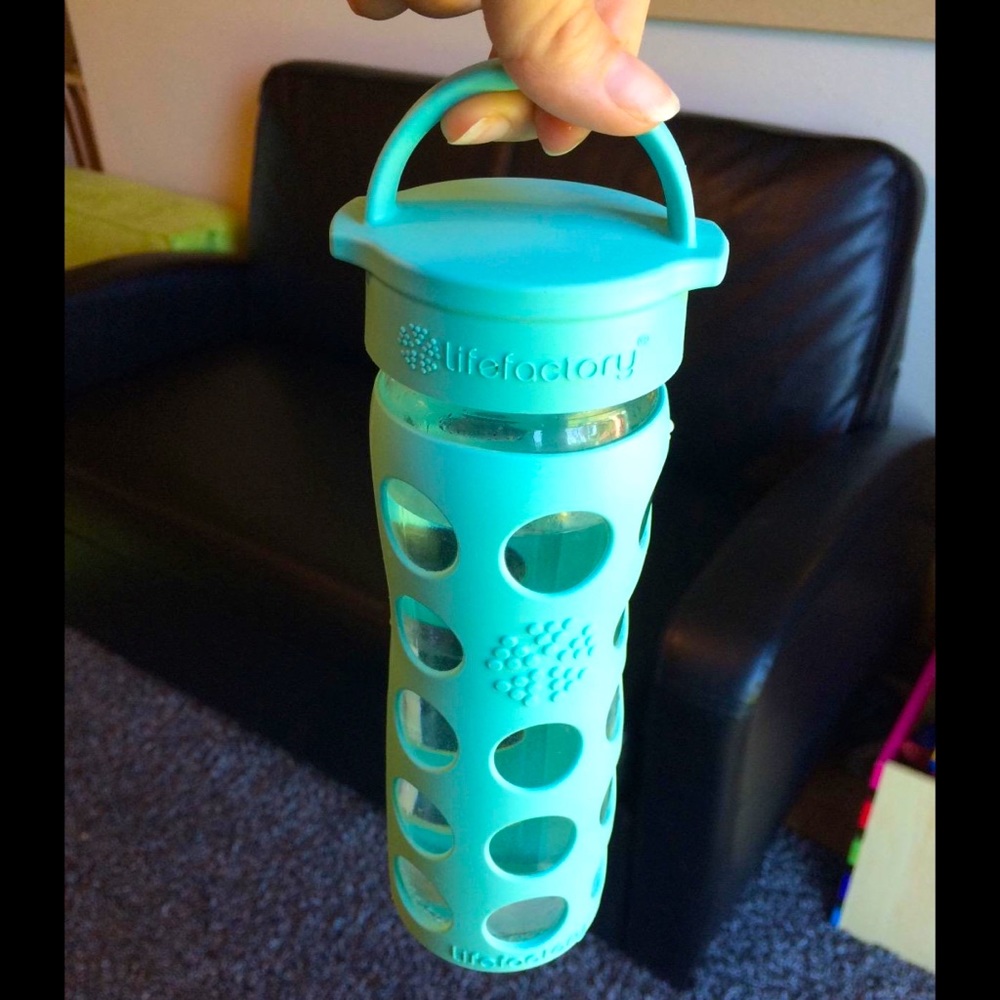Lifefactory Glass Beverage Bottle-Protective Silicon Sleeve-Twist Cap-Turquoise
